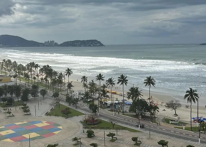 Jóia da Enseada, com serviços de praia, de frente para o mar, posição estratégica, 3 quartos, vista deslumbrante, TV smart, estacionamento Guarujá